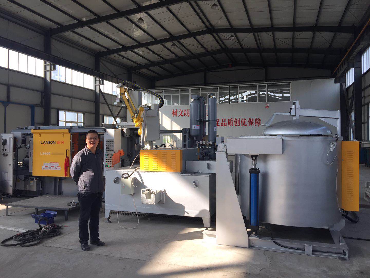 1511924140416455.jpg 建升壓鑄使用現(xiàn)場(chǎng).jpg